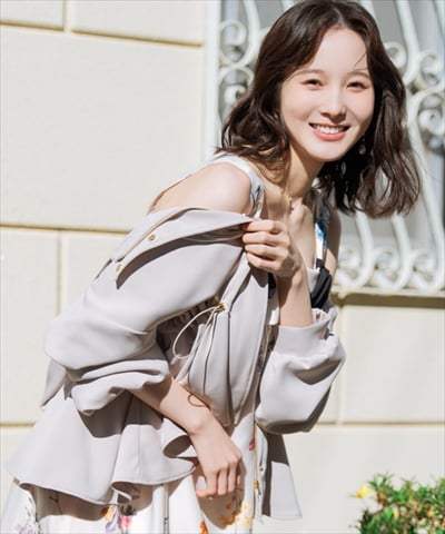 ドロストペプラムフードブルゾン