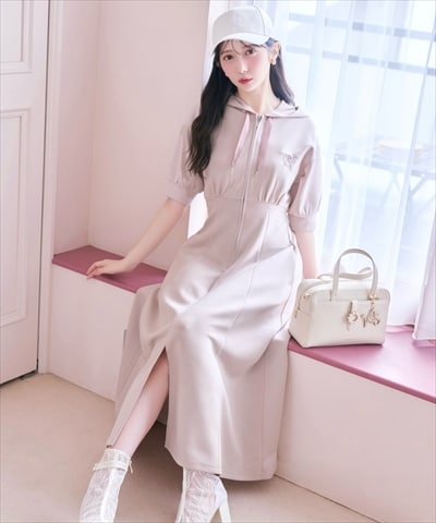 【8/7(fri)発売】フロントスリットパーカーワンピース