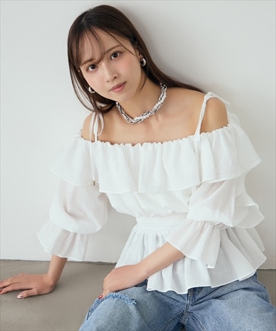 【先行予約受付中】オフショルフリルブラウス