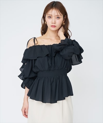【先行予約受付中】オフショルフリルブラウス