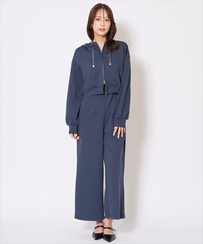 刺繍パーカー×オールインワン