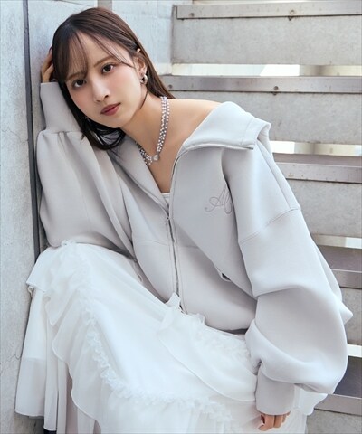 ロゴ刺繍ボンディングZIPパーカー