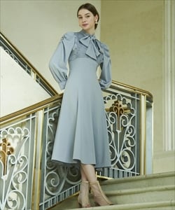 前身レースボウタイワンピース
      